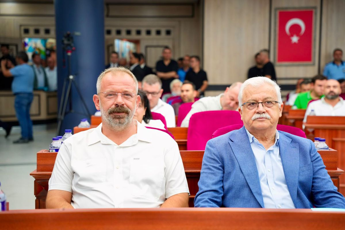 Burhaniye Belediye Başkanı Deveciler, Yeni Parti Balıkesir Büyükşehir Meclisi Grup Başkanvekili oldu